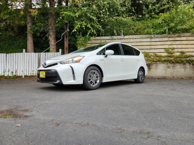 2015 Toyota Prius v Four