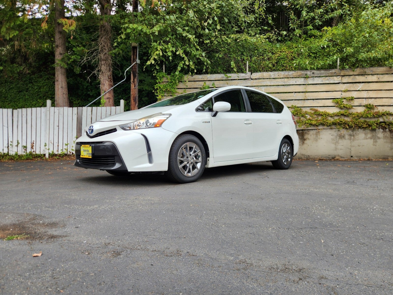 2015 Toyota Prius v Four