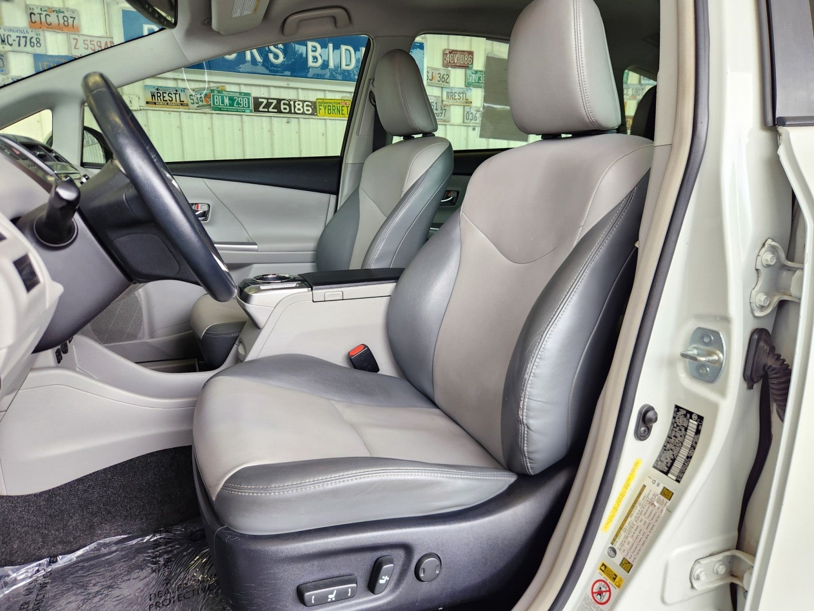 2015 Toyota Prius v Four