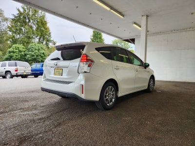 2015 Toyota Prius v Four