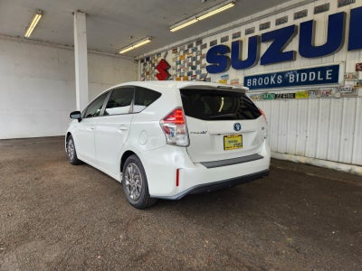2015 Toyota Prius v Four