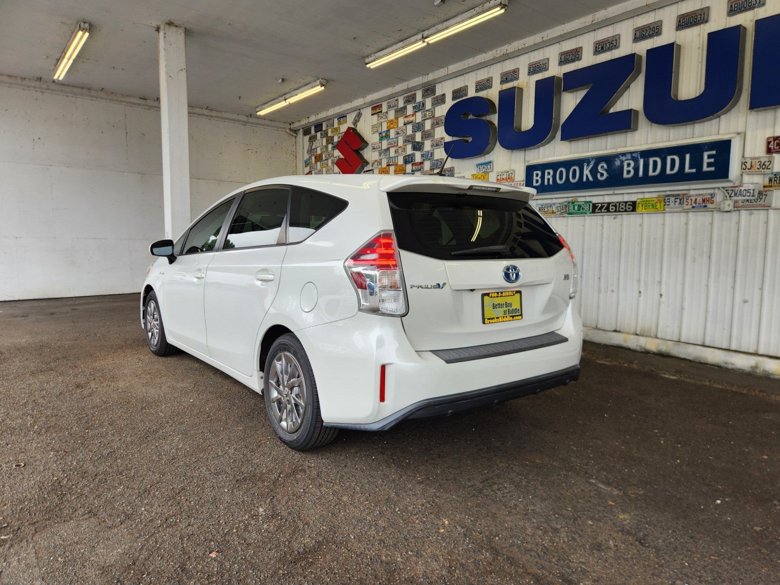 2015 Toyota Prius v Four