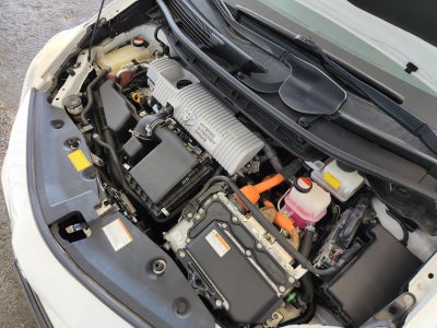 2015 Toyota Prius v Four